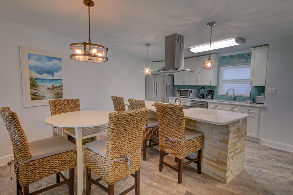 Condo, 1 Bedroom | Dining
