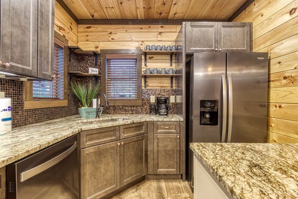 Cabin, 3 Bedrooms | Private kitchen | Fridge, coffee/tea maker, toaster