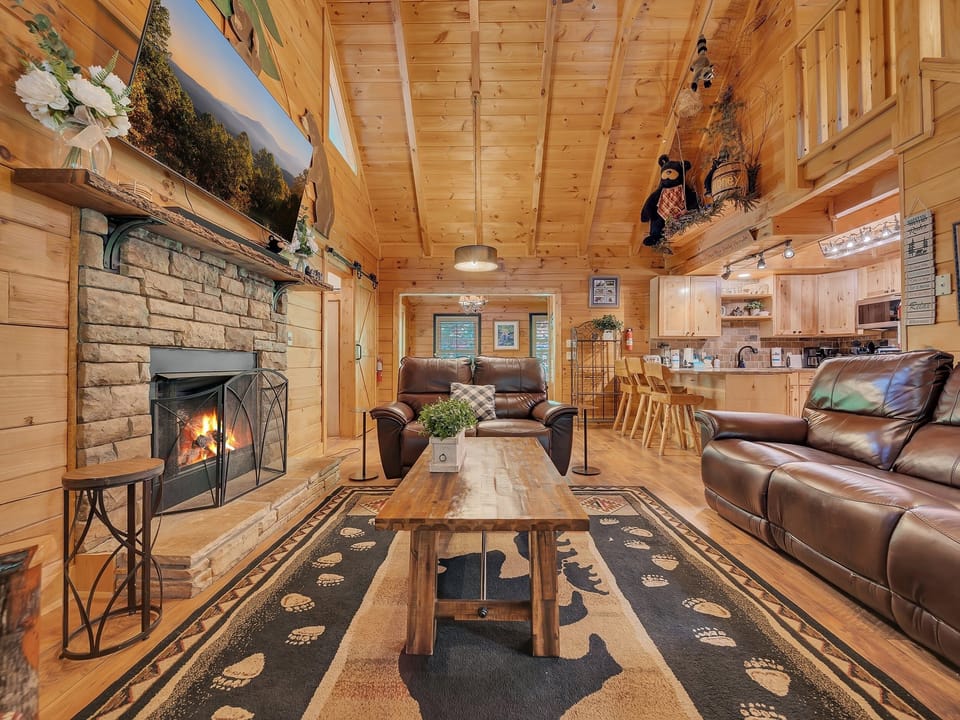 Cabin, 5 Bedrooms | Living area | Smart TV