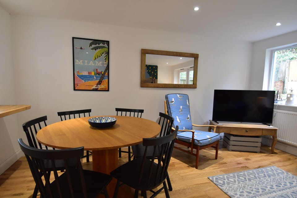 Comfort Cottage | Dining room