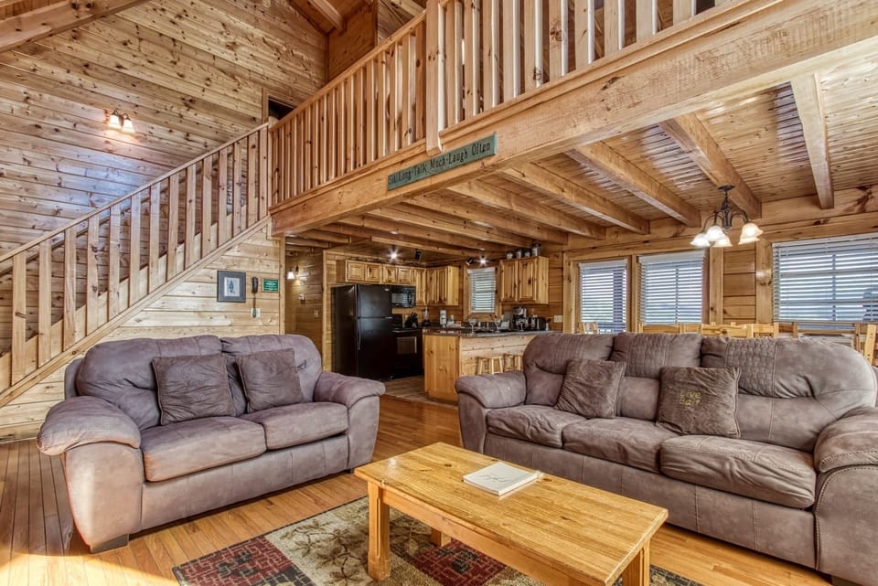 Cabin, 5 Bedrooms | Interior