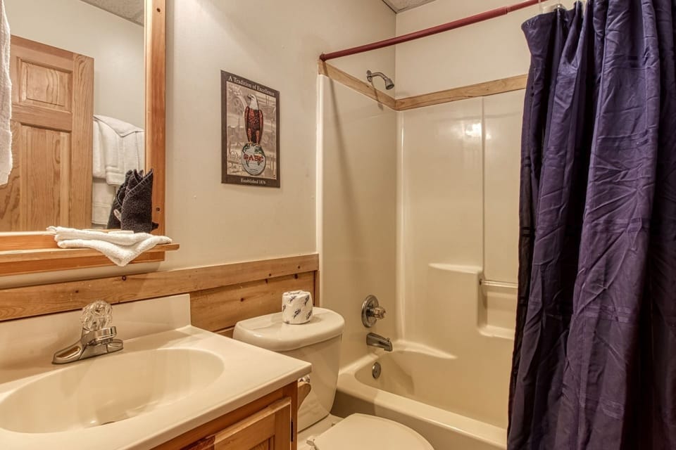 Er6 - On Eagles' Wings - Great Location. Close To All The Action! 6 Bedroom Cabin by RedAwning Cabin in Pigeon Forge