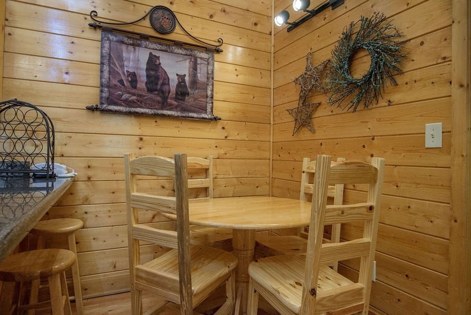Cabin, 1 Bedroom | In-room dining