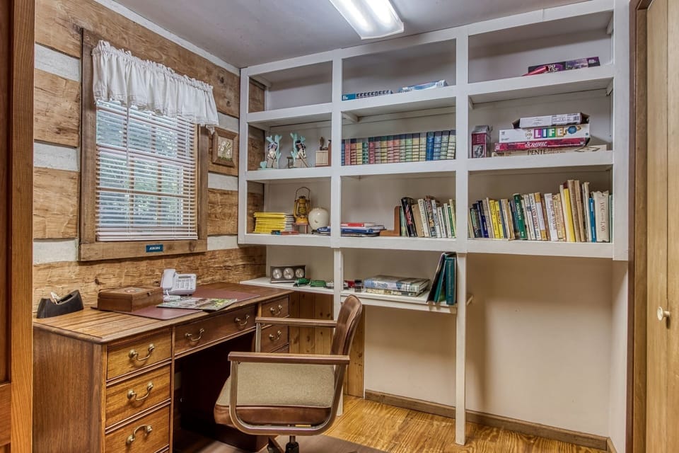 Cabin, 2 Bedrooms | Business center