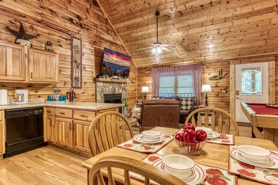 Cabin, 1 Bedroom | Private kitchen | Fridge, oven, coffee/tea maker, toaster