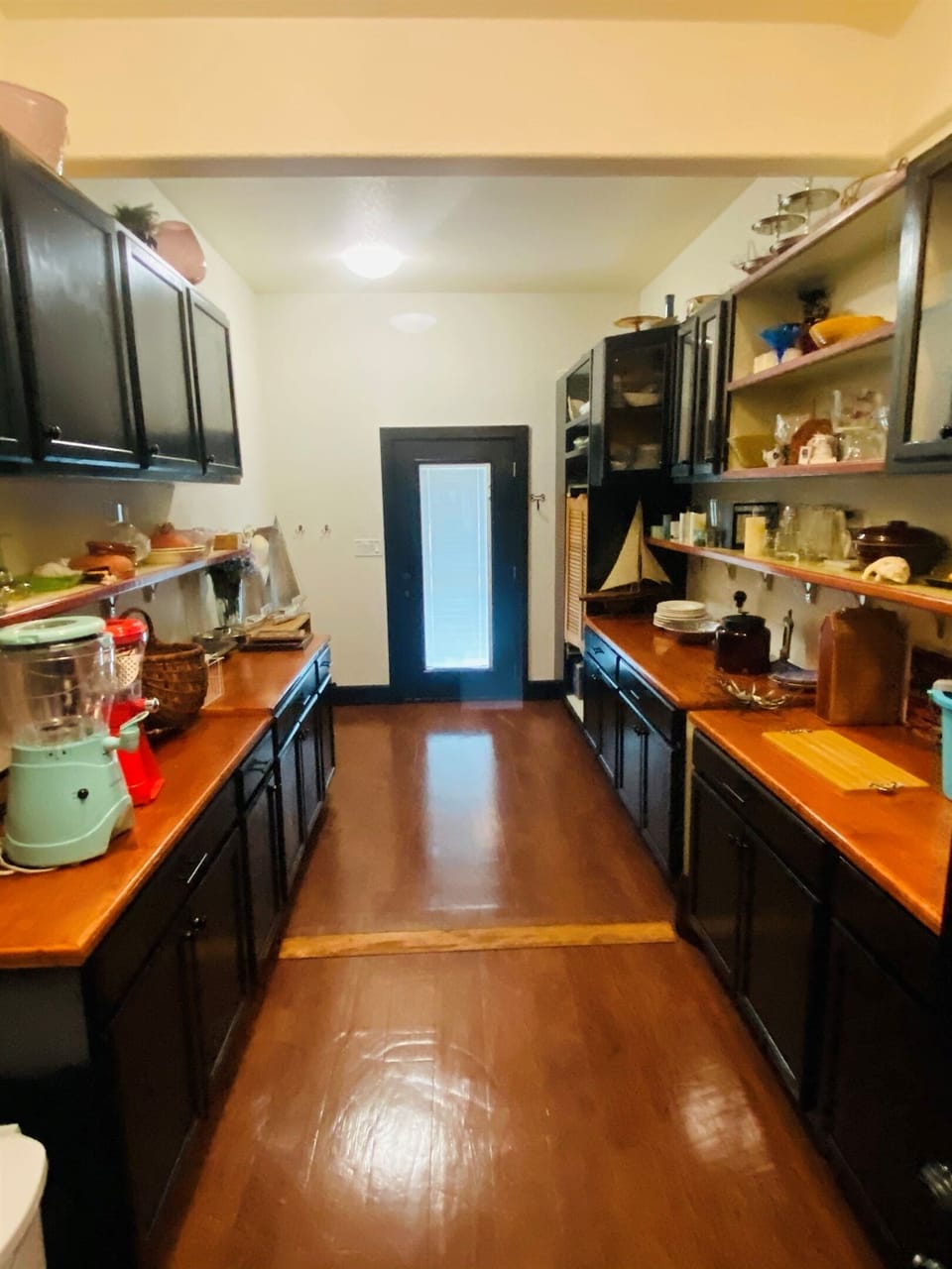Butlers pantry with Party ware, Frozen drink and Ice Cream Machine
