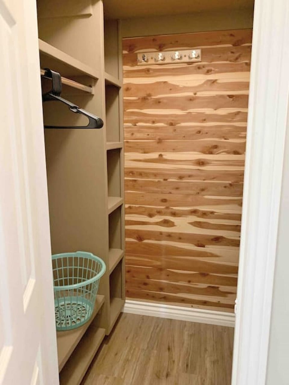 Closet in bedroom 2