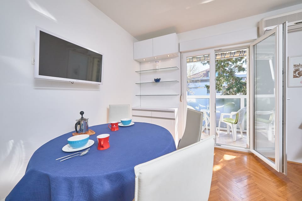 Apartment | Dining room