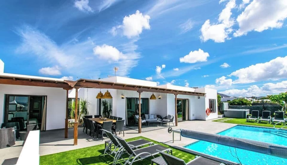Villa Noches De Luna - Pool, Hot Tub  & Terrace