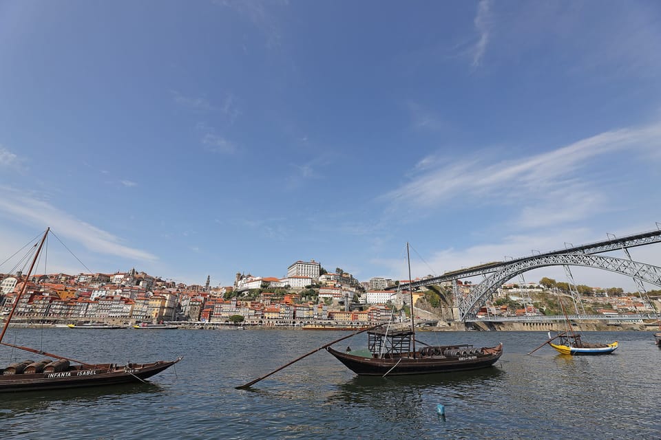 FLH Porto Downtown GuestHouse Bed and Breakfast in Porto