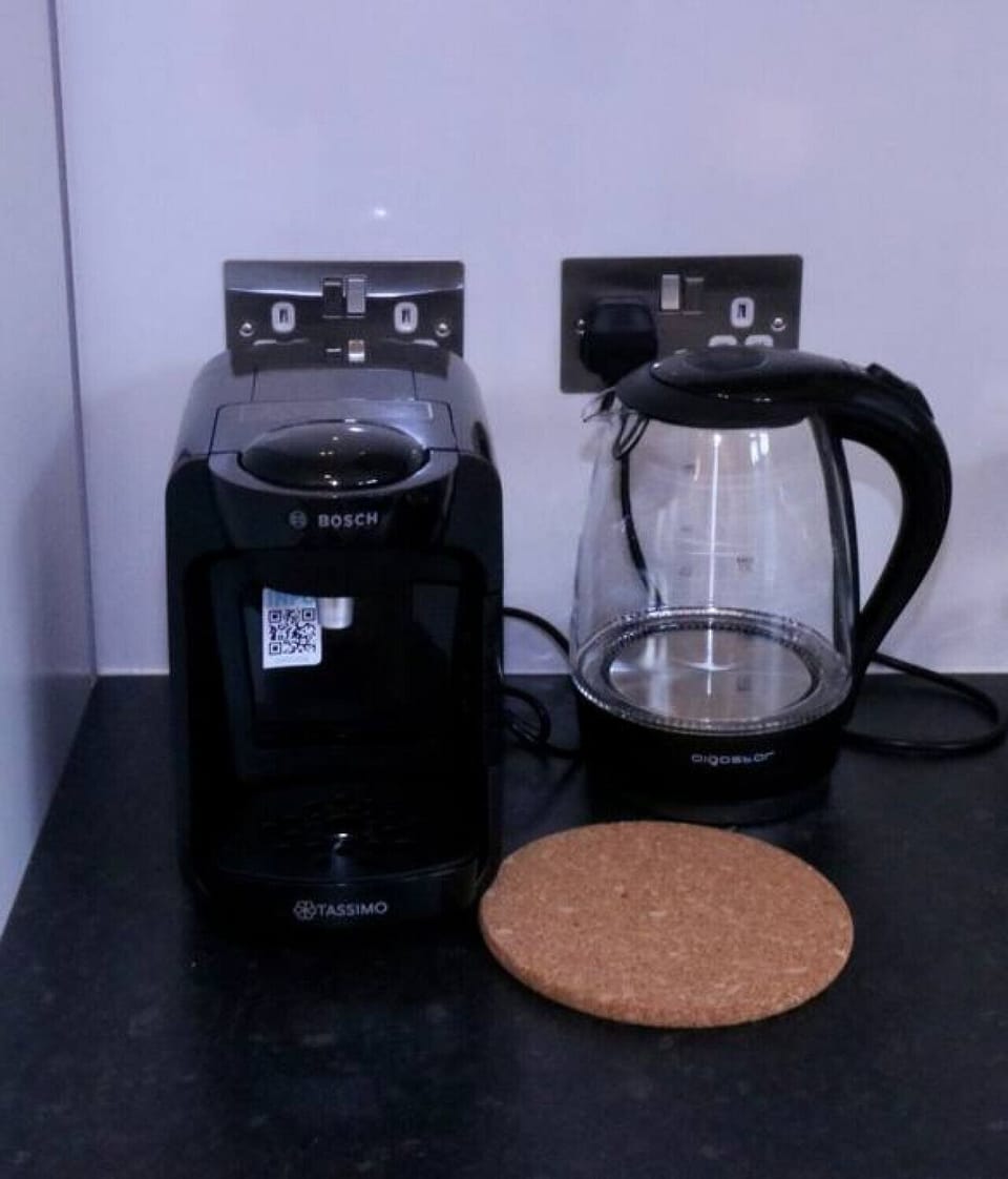 Coffee machine & kettle