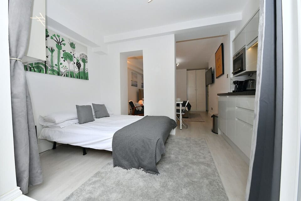 Part of the whole room