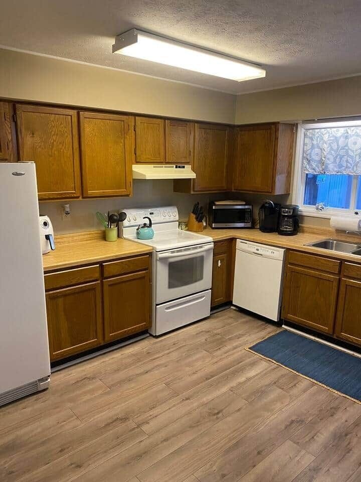 Fully stocked kitchen