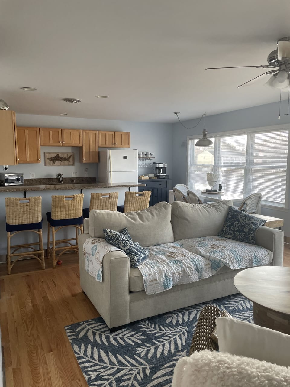 Living  Room / Kitchen