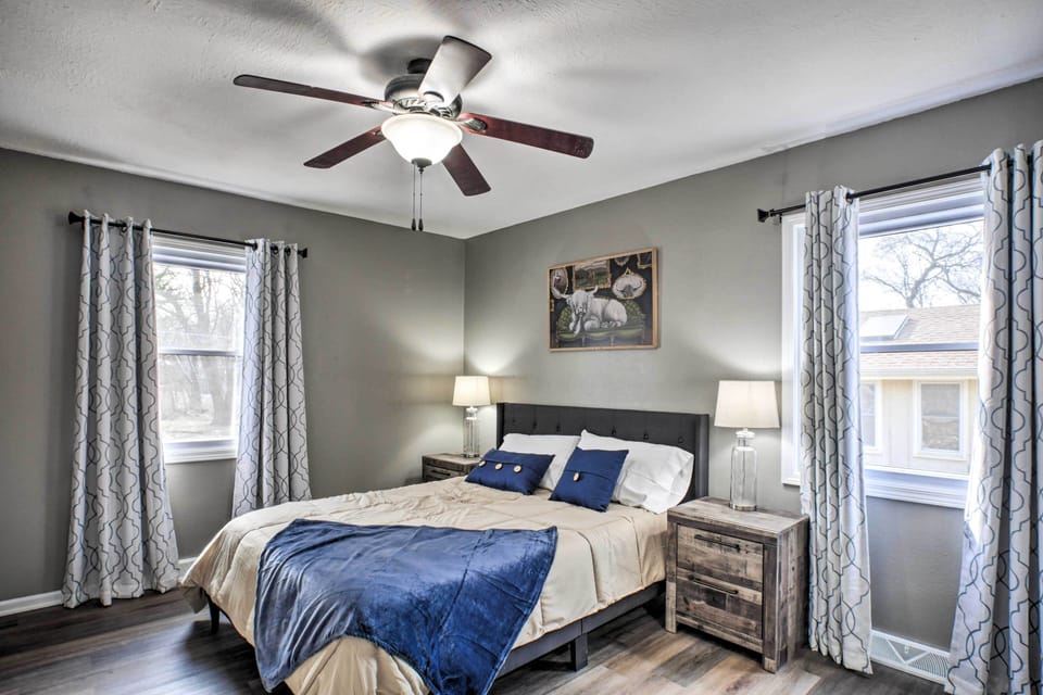 Bedroom 1 | Queen Bed | En-Suite Bathroom