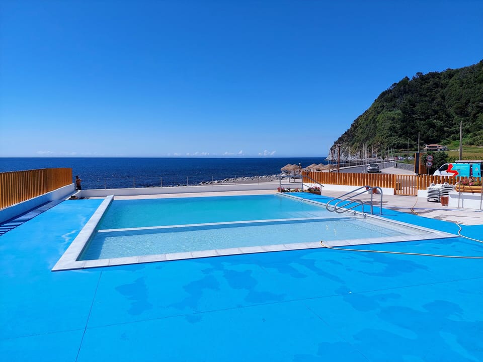 Piscina publica da freguesia.