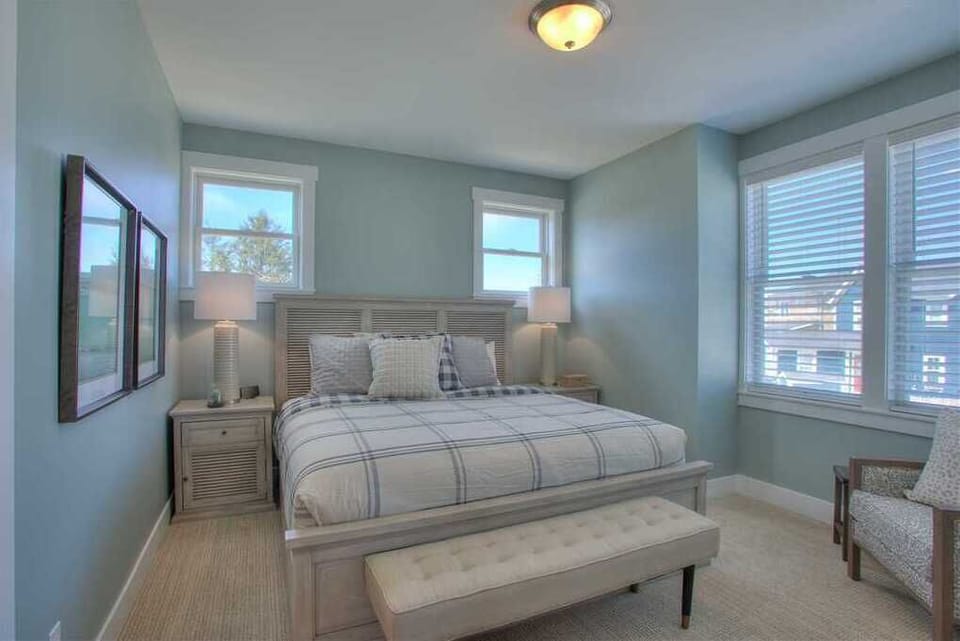 Guest bedroom