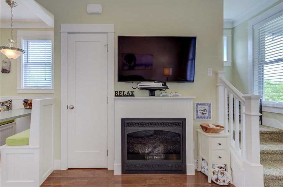 Gas fireplace