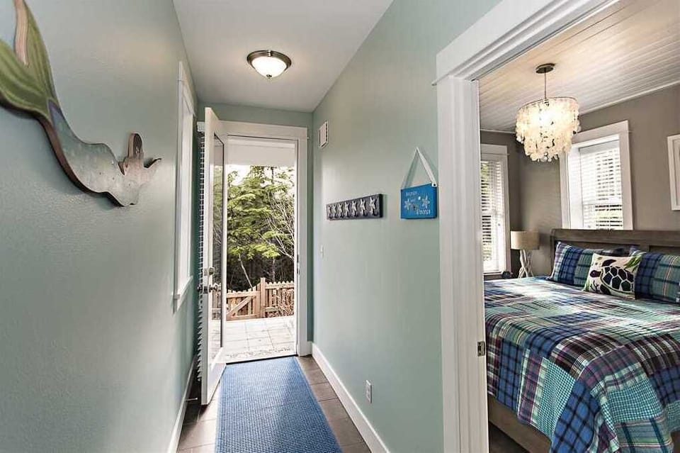 Back entry on bottom floor