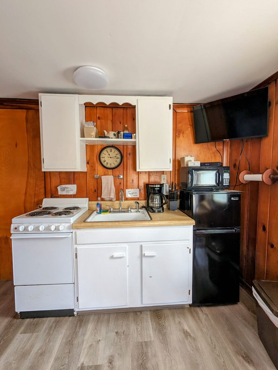 Comfort Cabin Room 10 - 1 Full Bed & 1 Pull-out | Premium bedding, minibar, free WiFi, bed sheets