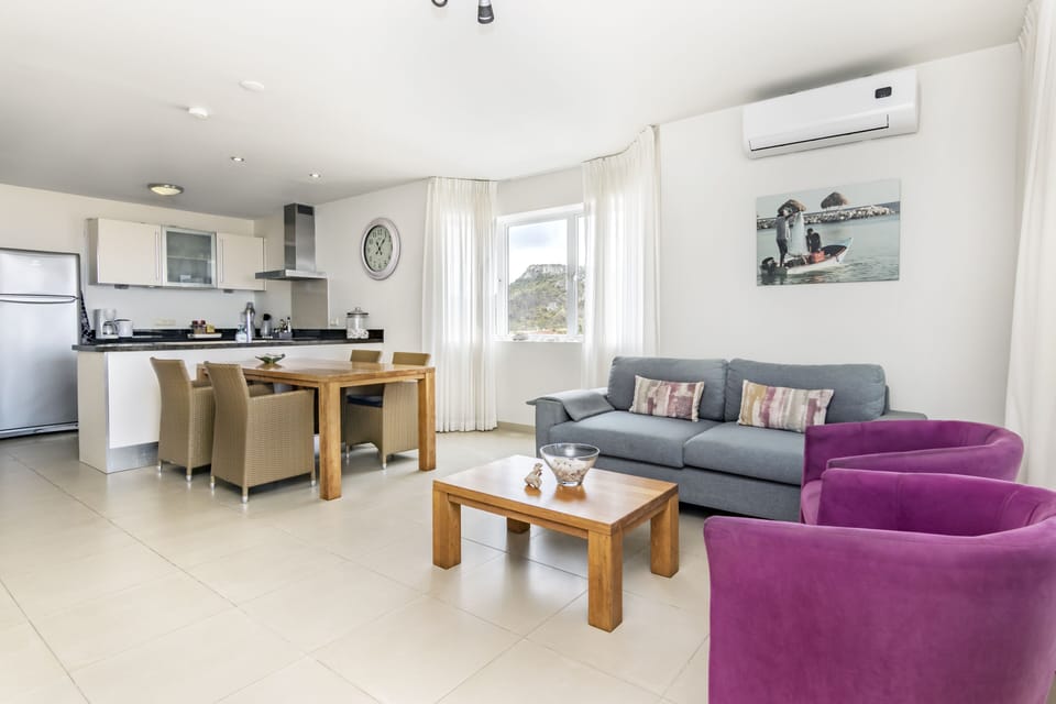 Integrated floor plan with kitchen, dining room and living room