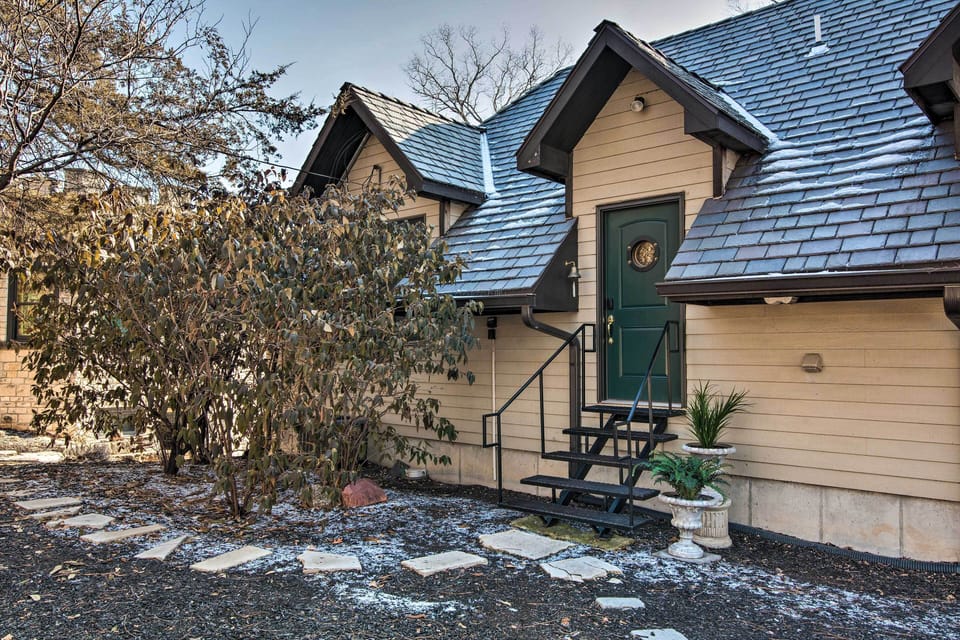 Exterior | Guest House Entrance