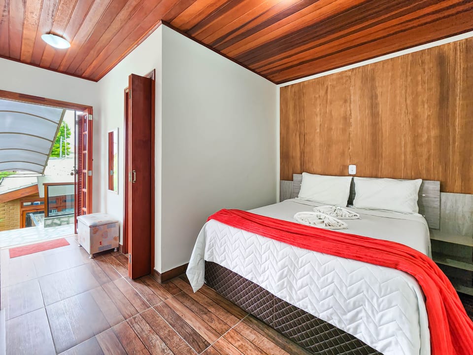 Premium Room | Iron/ironing board, free WiFi