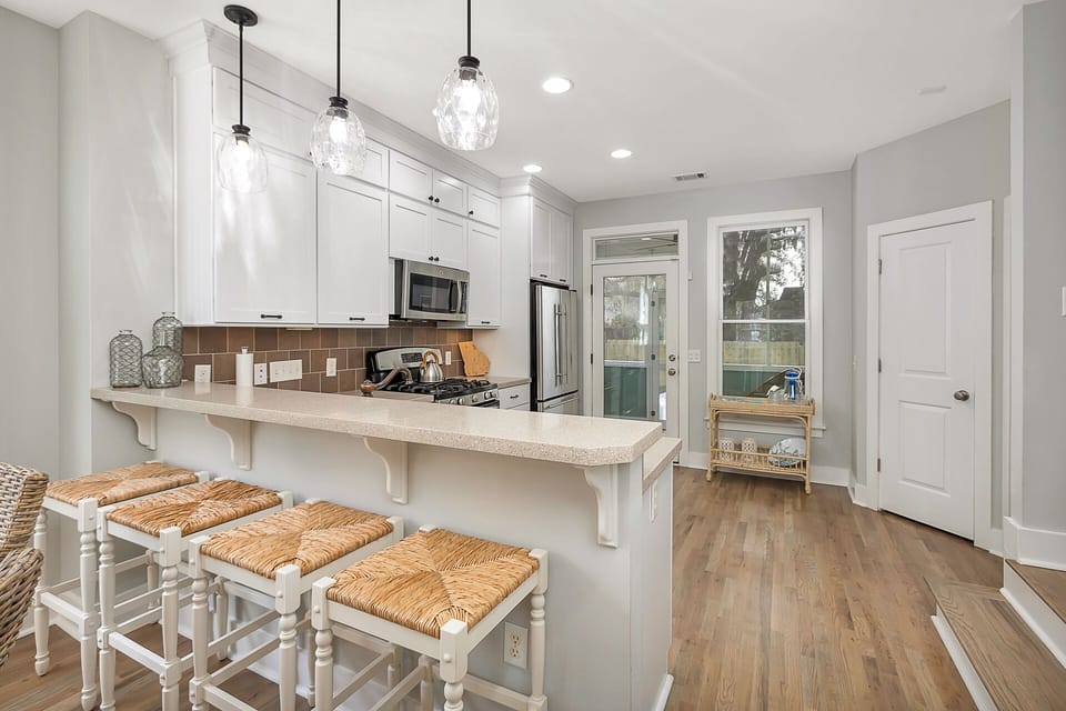 Kitchen bar seating for 4 people