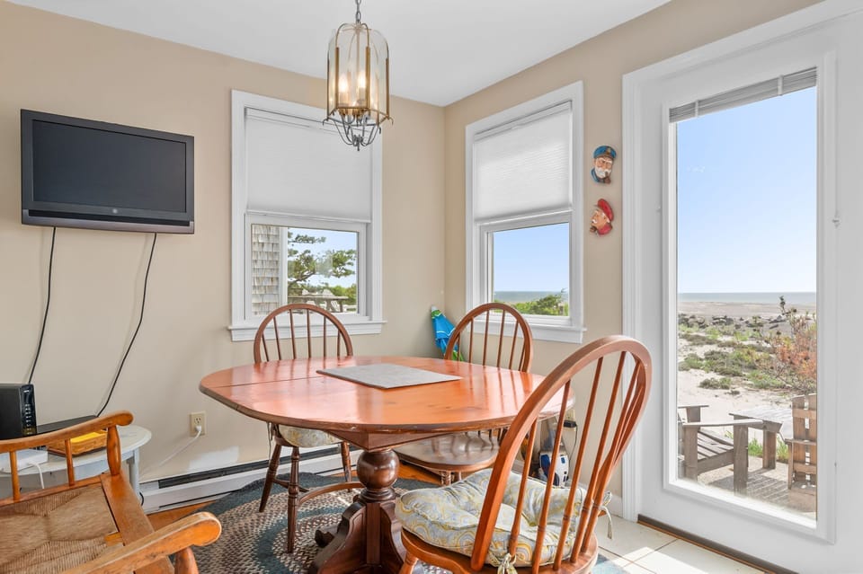 Dining area views