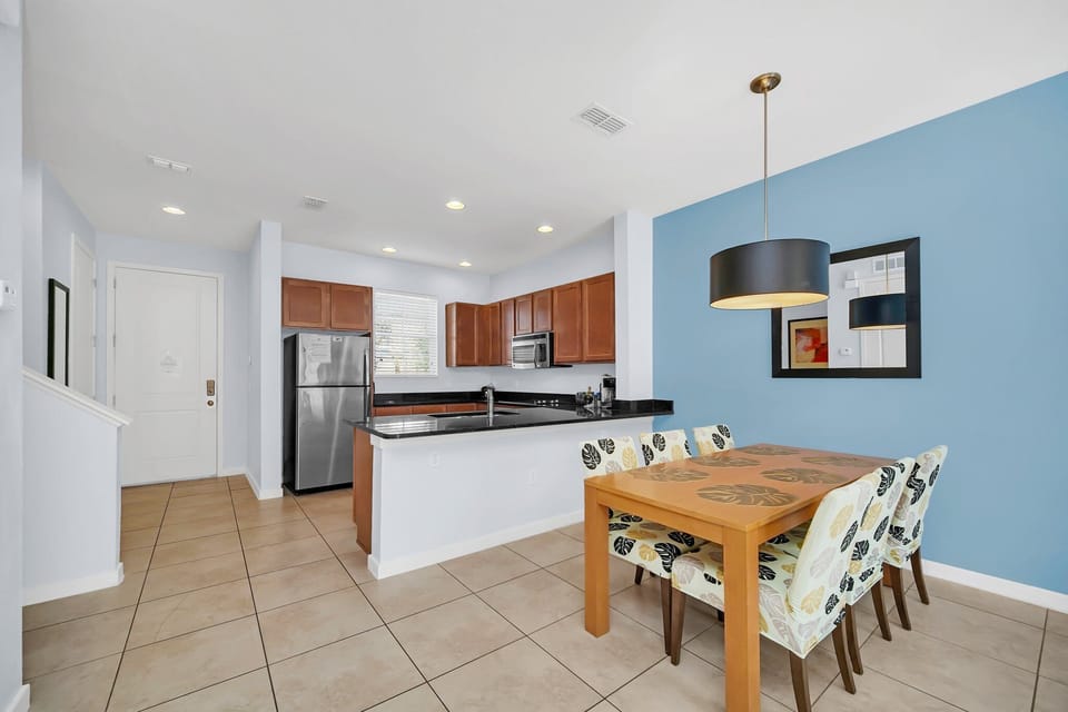 Dining area overlooking kitchen