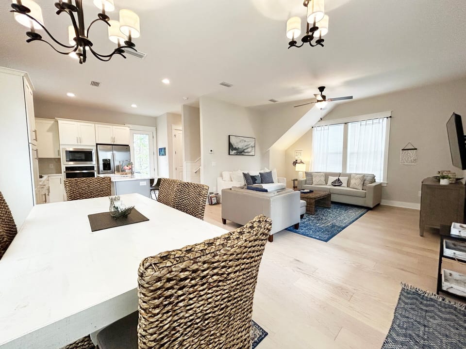 The Way of Water | Ground Floor Open Dining | Seating Up to 6 Guests