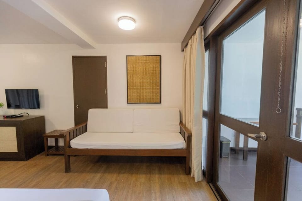Casa Sofia Royale | Premium bedding, in-room safe, laptop workspace, bed sheets