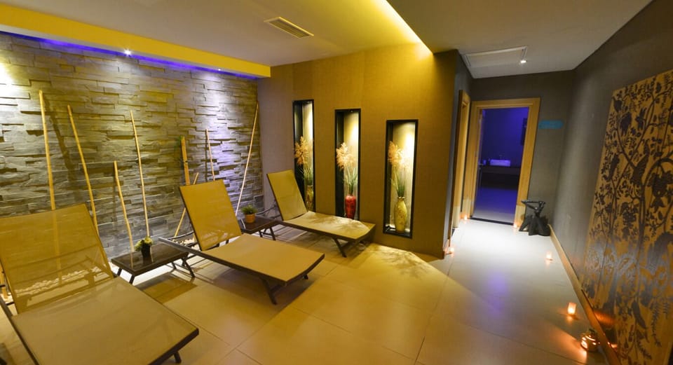 Sauna, Turkish bath, body treatments, aromatherapy, hot stone massages