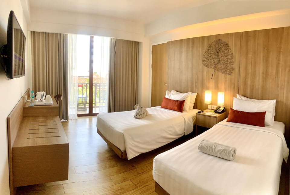 In-room safe, desk, laptop workspace, iron/ironing board