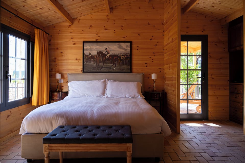 Frette Italian sheets, premium bedding, down comforters, minibar