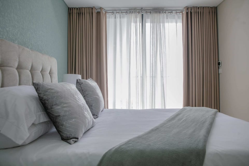 Bed room - Queen bed