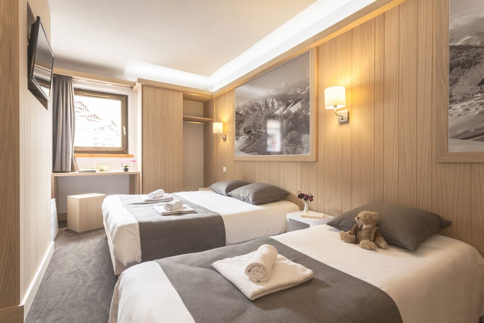 Triple Room | In-room safe, free cribs/infant beds, free WiFi, bed sheets