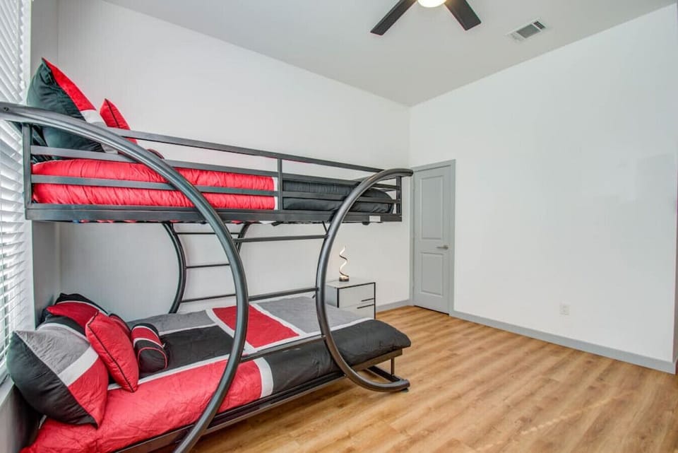 Bedroom 4 (Full over Full Bunk Bed)