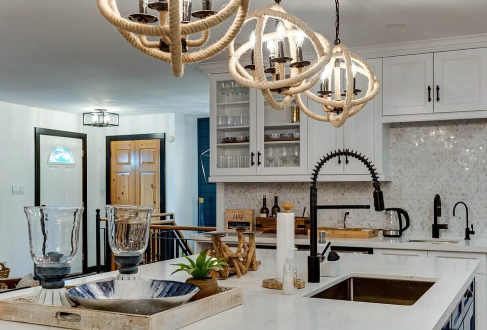 Spacious Kitchen with Filtered Water and Plenty of Cooking Utensils