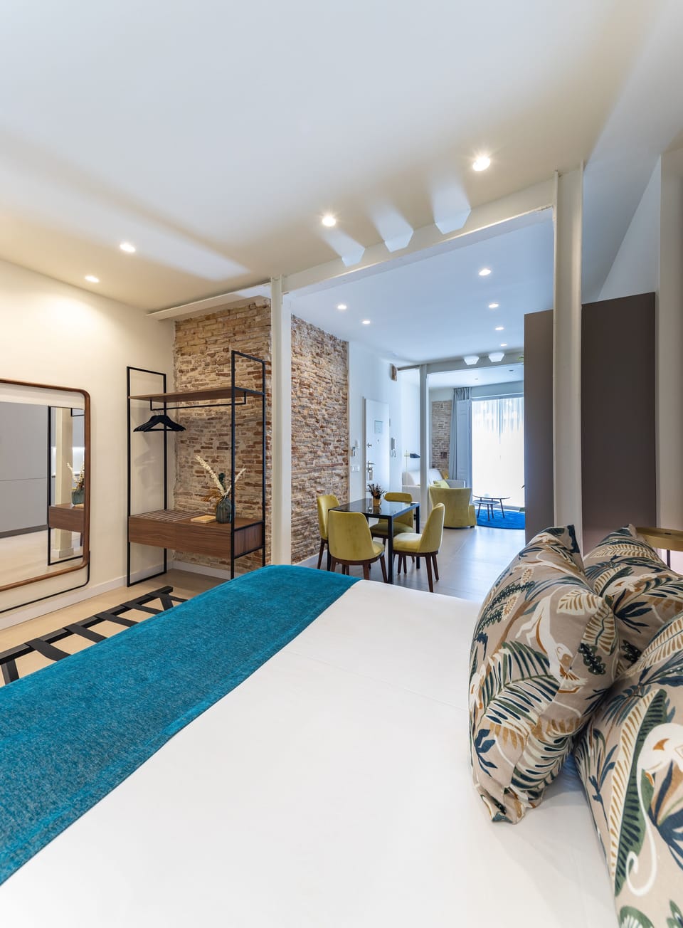 Superior Double Room | Free minibar, in-room safe, blackout drapes, iron/ironing board