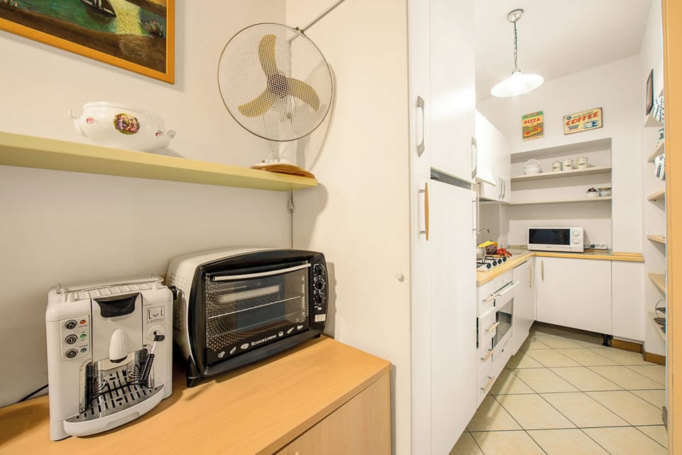 Family Apartment, 1 Bedroom, Microwave (Il Sogno Di Silvana) | Interior
