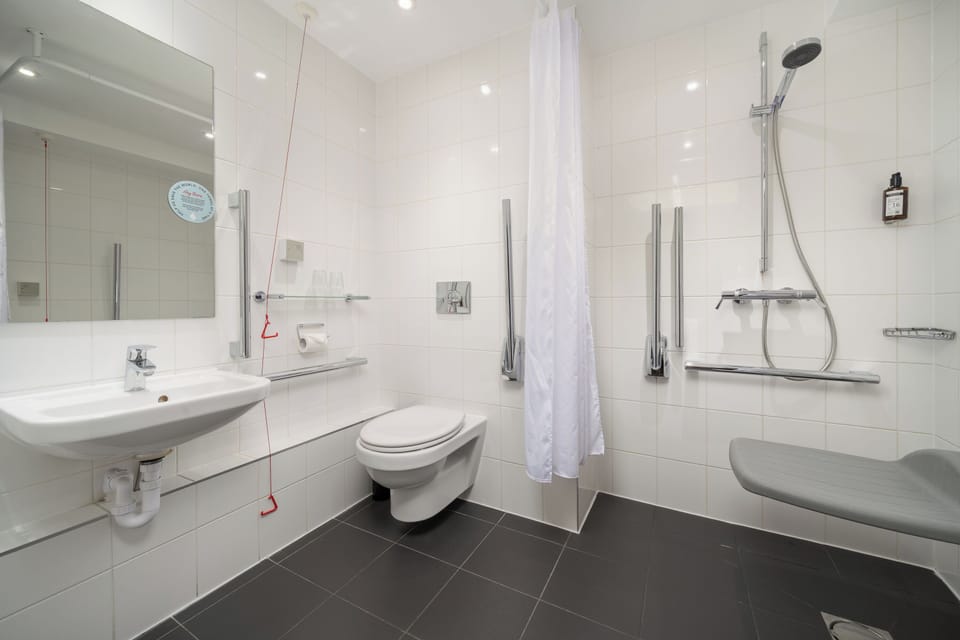 Shower, free toiletries, hair dryer, towels