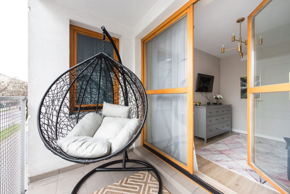 Deluxe Apartment | Balcony