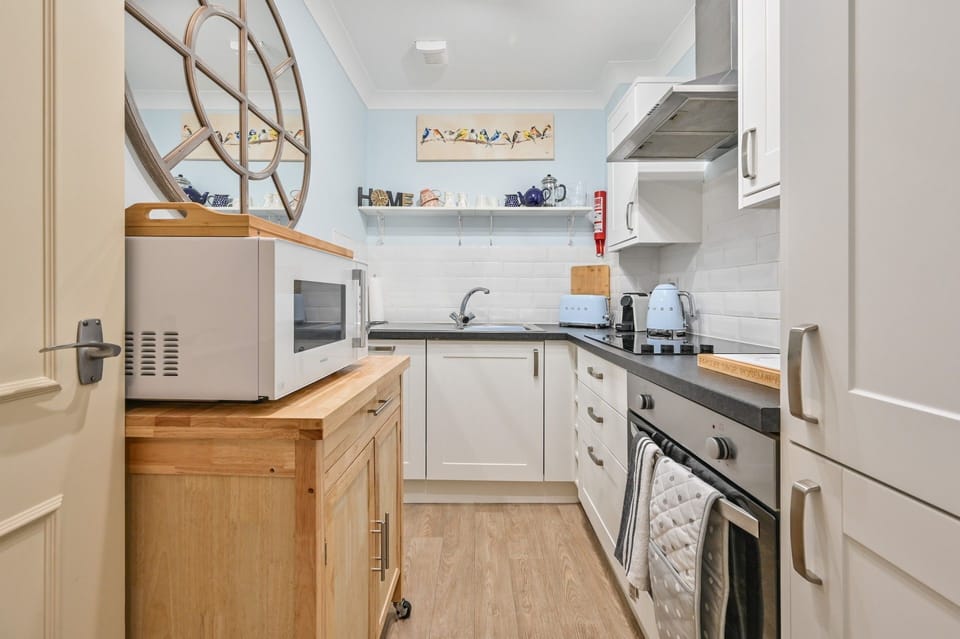 Modern Kitchen - The Muntham Luxury Self Catering Apartments in Torquay - Apartment 2