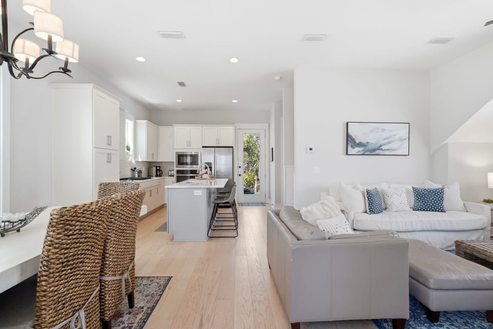 House, 3 Bedrooms | Living area | Smart TV