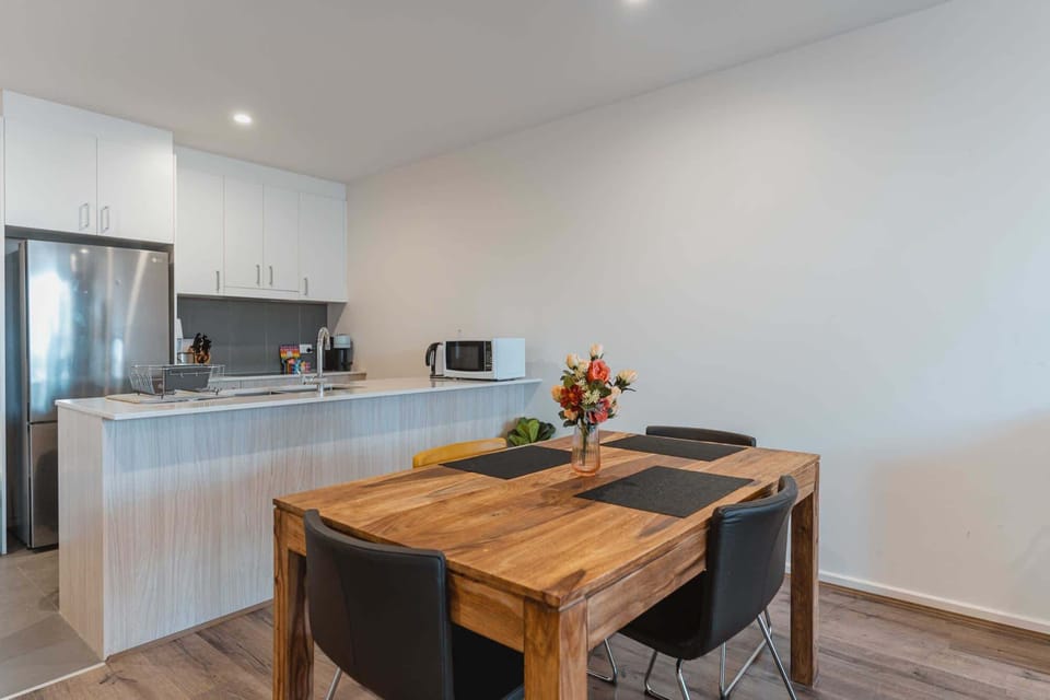 Dining Area & Kitchen