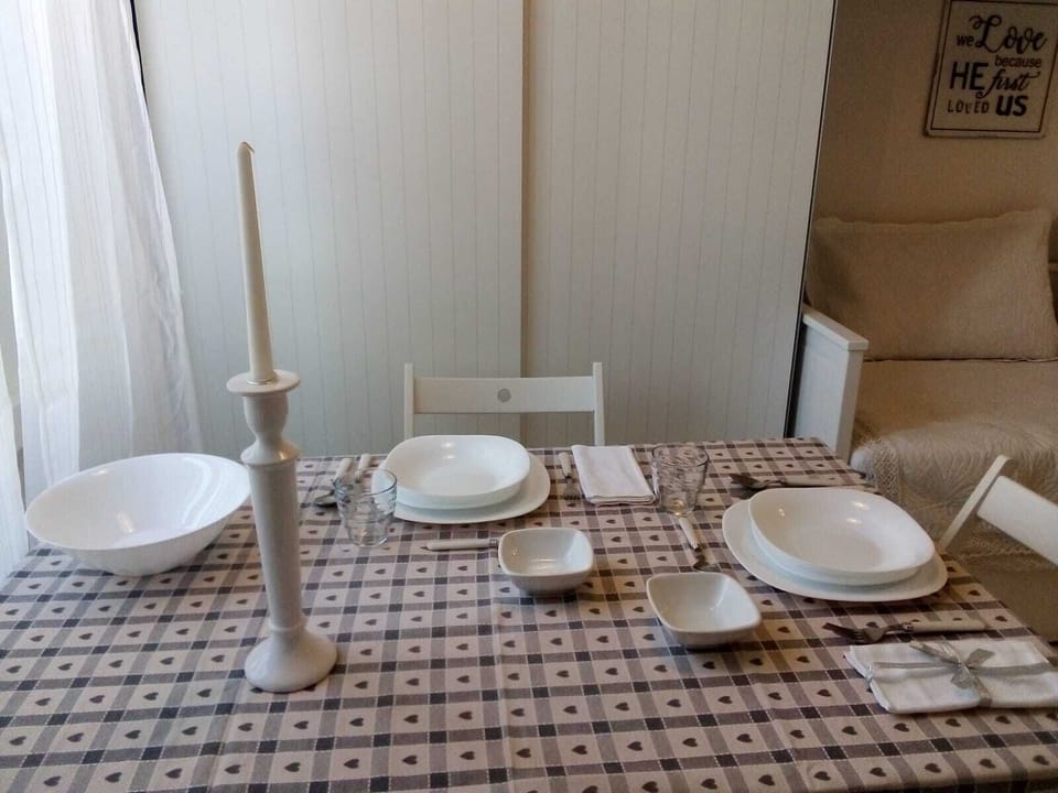 Vasellame completo da tavola Shabby Chic .