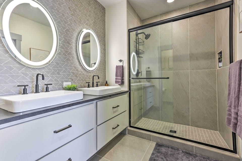En-Suite Bathroom