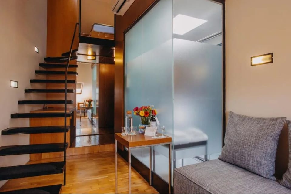 Double or Twin Room | Minibar, in-room safe, desk, laptop workspace