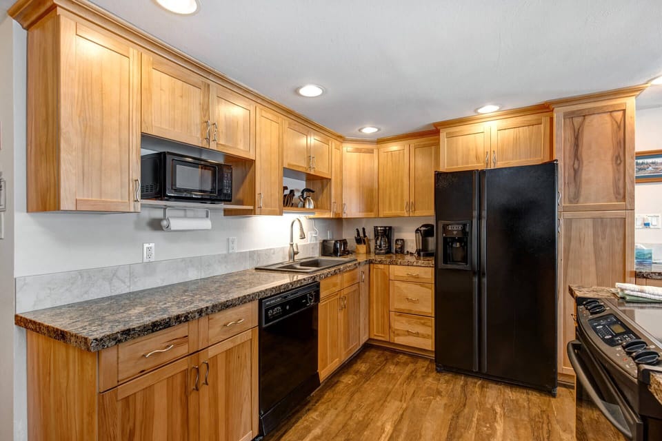 Prospector Lodge 632: Full kitchen